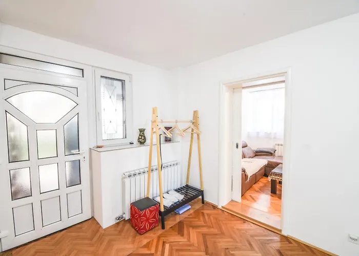 Apartamento Visnjik Pines *