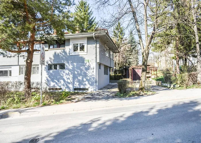 Visnjik Pines * Saraybosna